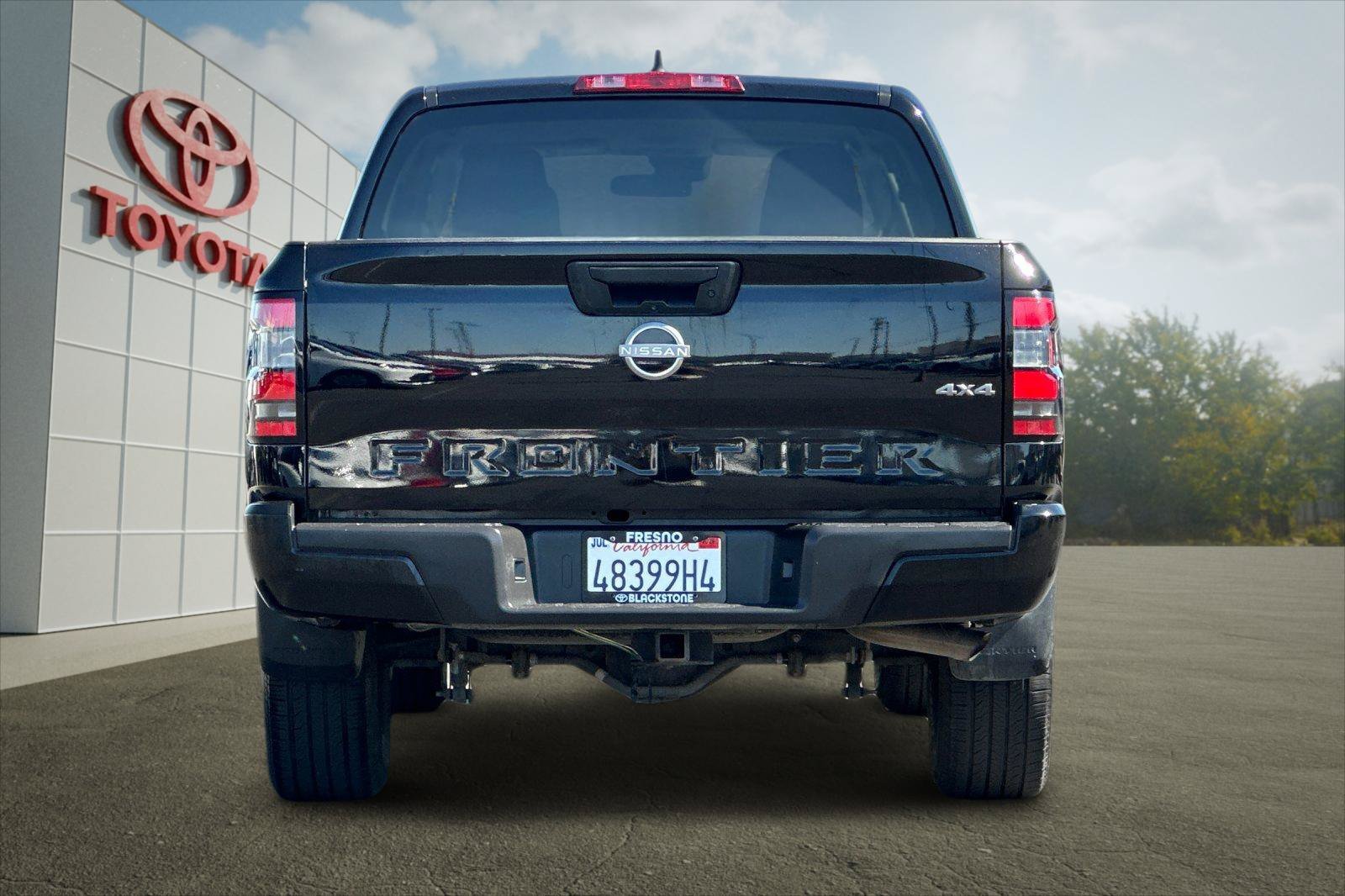 Used 2022 Super Black Nissan S image 4
