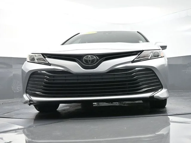 Used 2019 Silver Toyota LE image 34