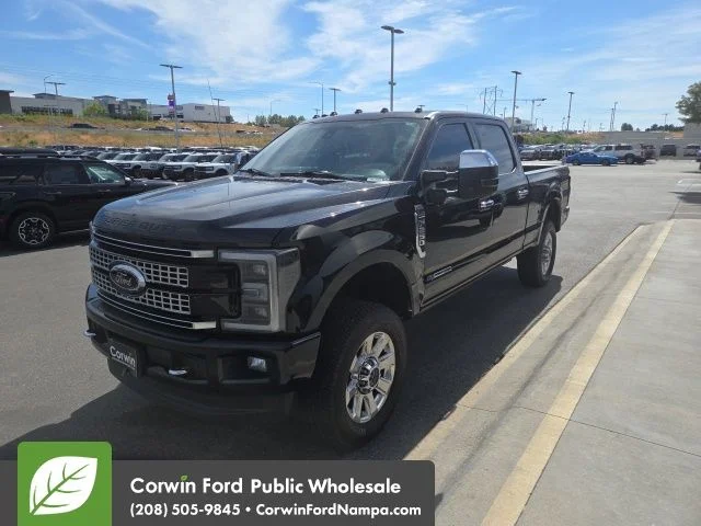 Used 2018 Shadow Black Ford  image 3