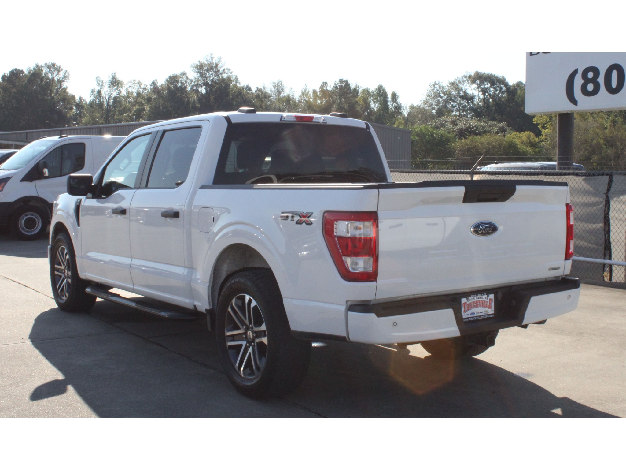 Used 2023 Oxford White Ford XL image 22