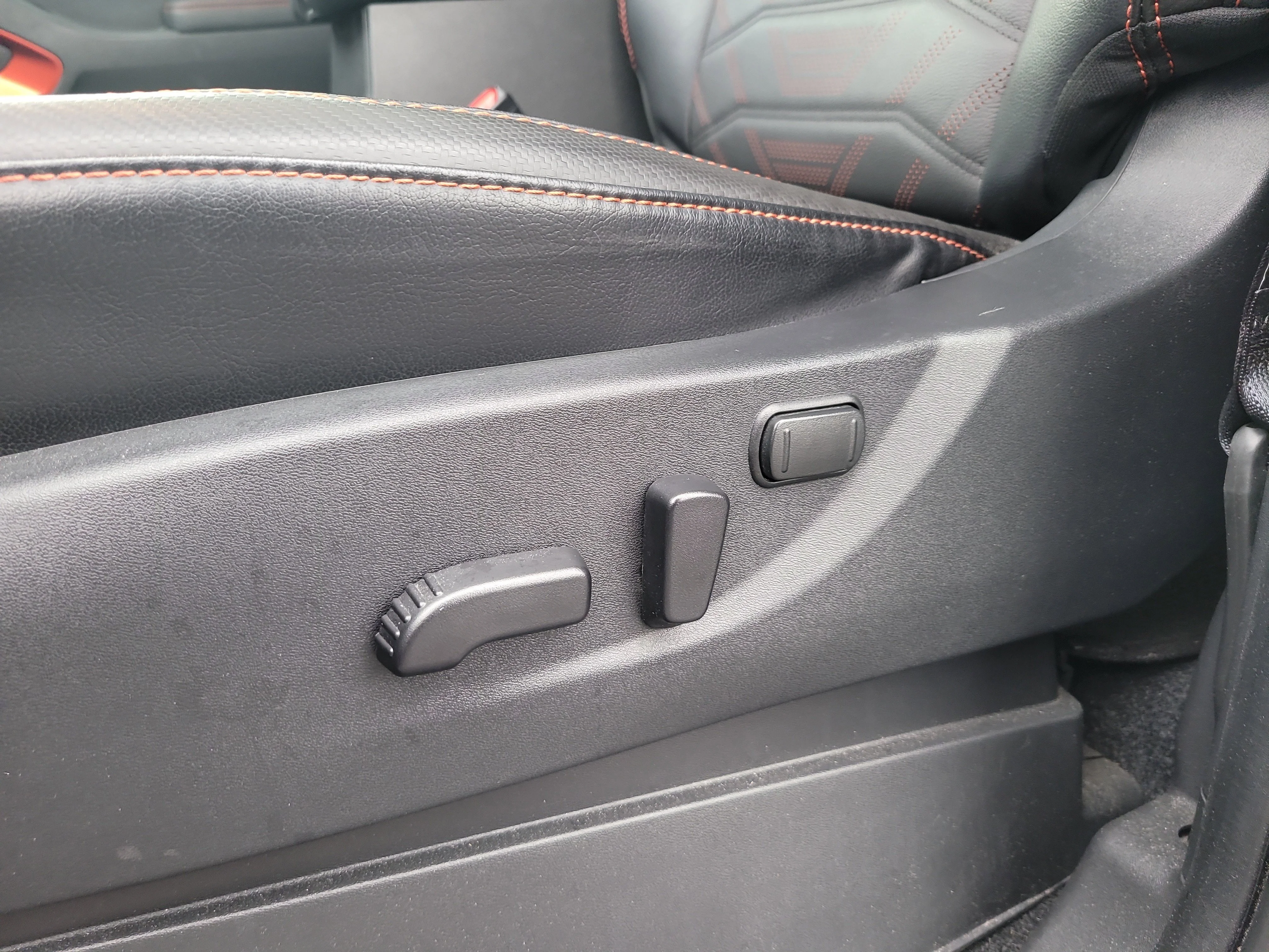 Used 2025 Boulder Gray Pearl Nissan PRO-X image 19