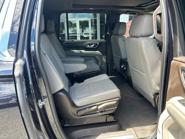 Used 2022 Midnight Blue Metallic GMC SLT image 13