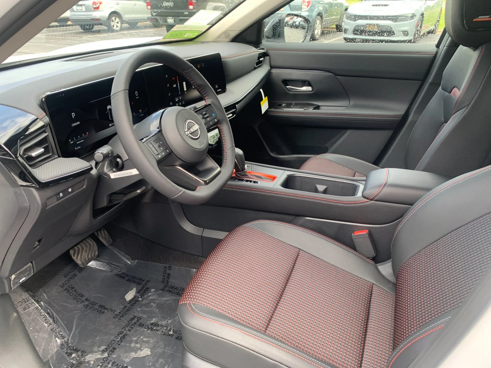 New 2026 Aspen White TriCoat / Super Black Two-tone Nissan SR image 10