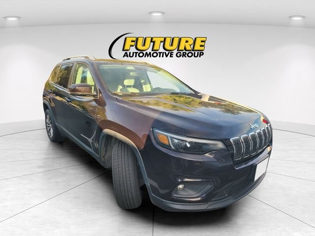 Used 2021 Gray Jeep Latitude Lux image 1