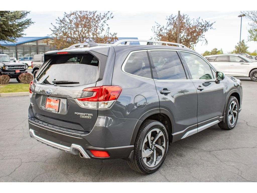 Used 2022 Magnetite Gray Metallic Subaru Touring image 8