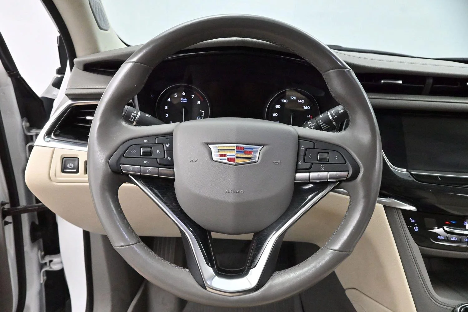 Used 2020 CRYSTAL WHITE TRICOAT Cadillac AWD Premium Luxury image 15