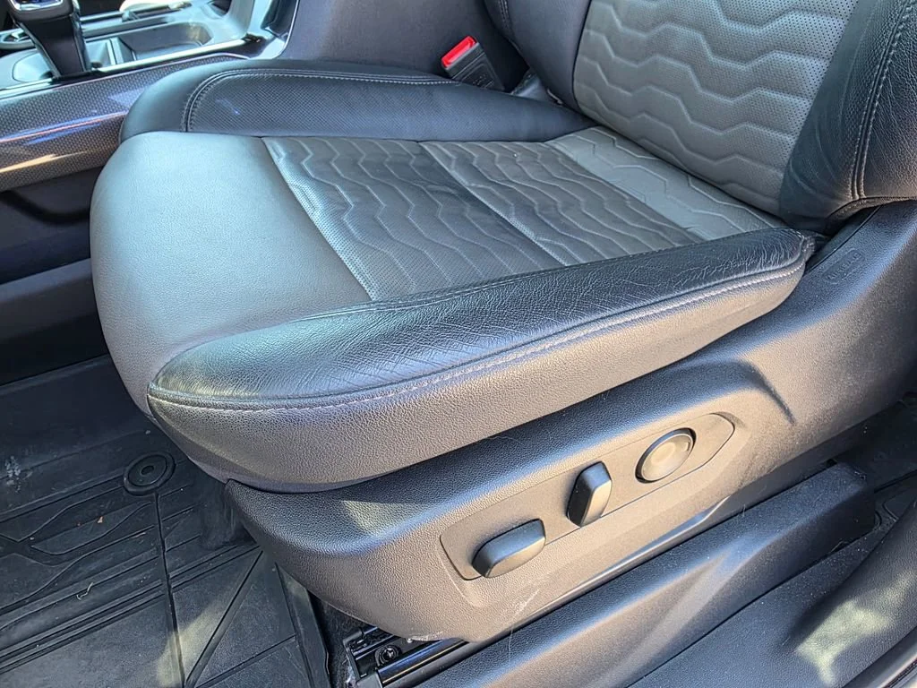 Used 2025 Summit White Chevrolet ZR2 image 13