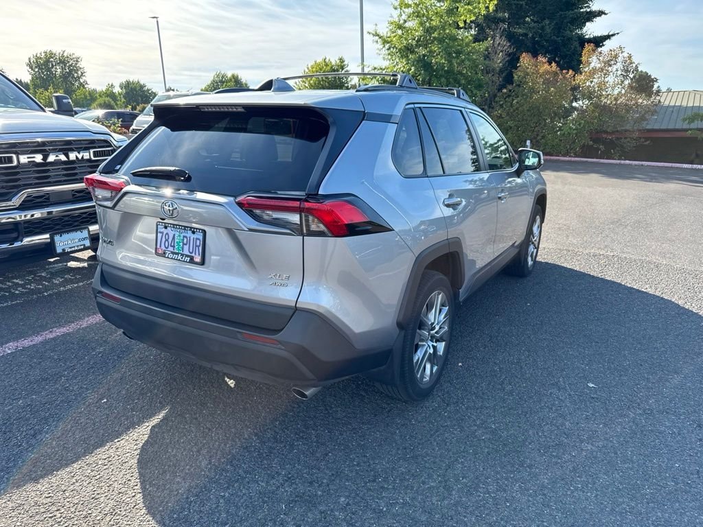 Used 2021 Silver Sky Metallic Toyota XLE Premium image 8