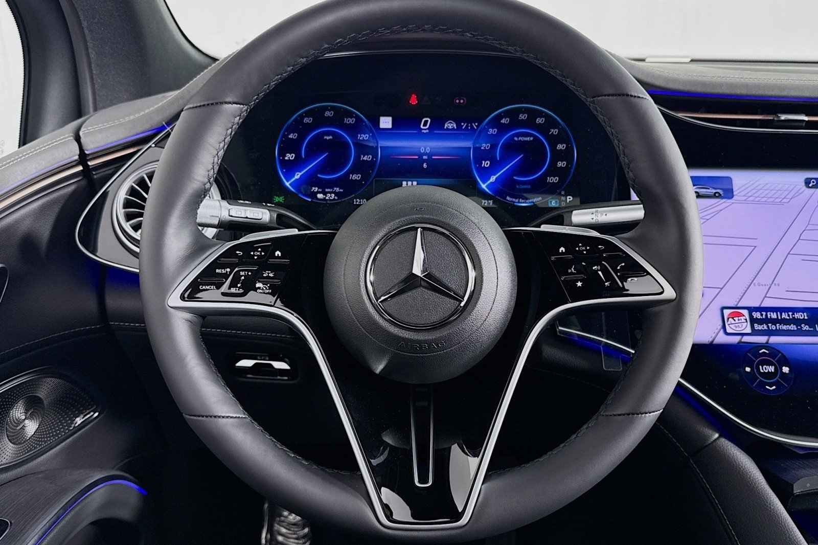 New 2026 MANUFAKTUR Alpine Grey Mercedes-Benz EQS 400 4MATIC® SUV image 17