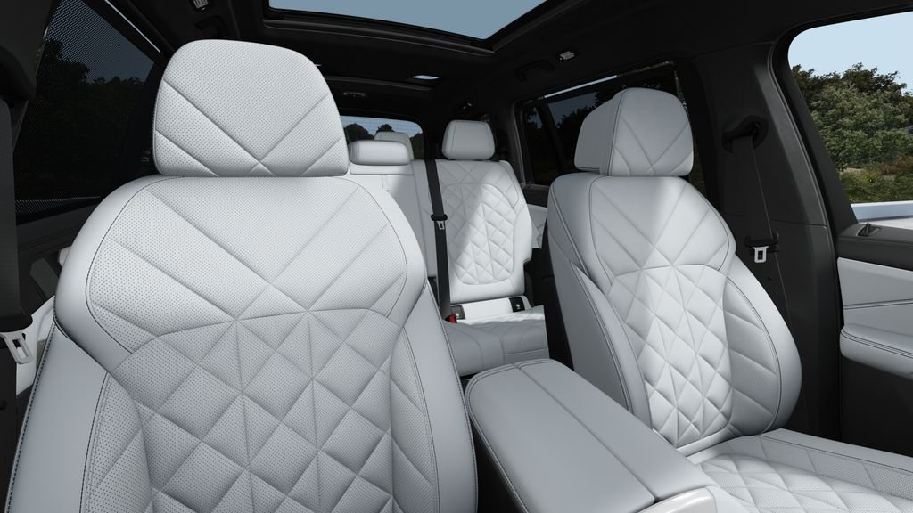 New 2027 Alpine White BMW xDrive40i image 37