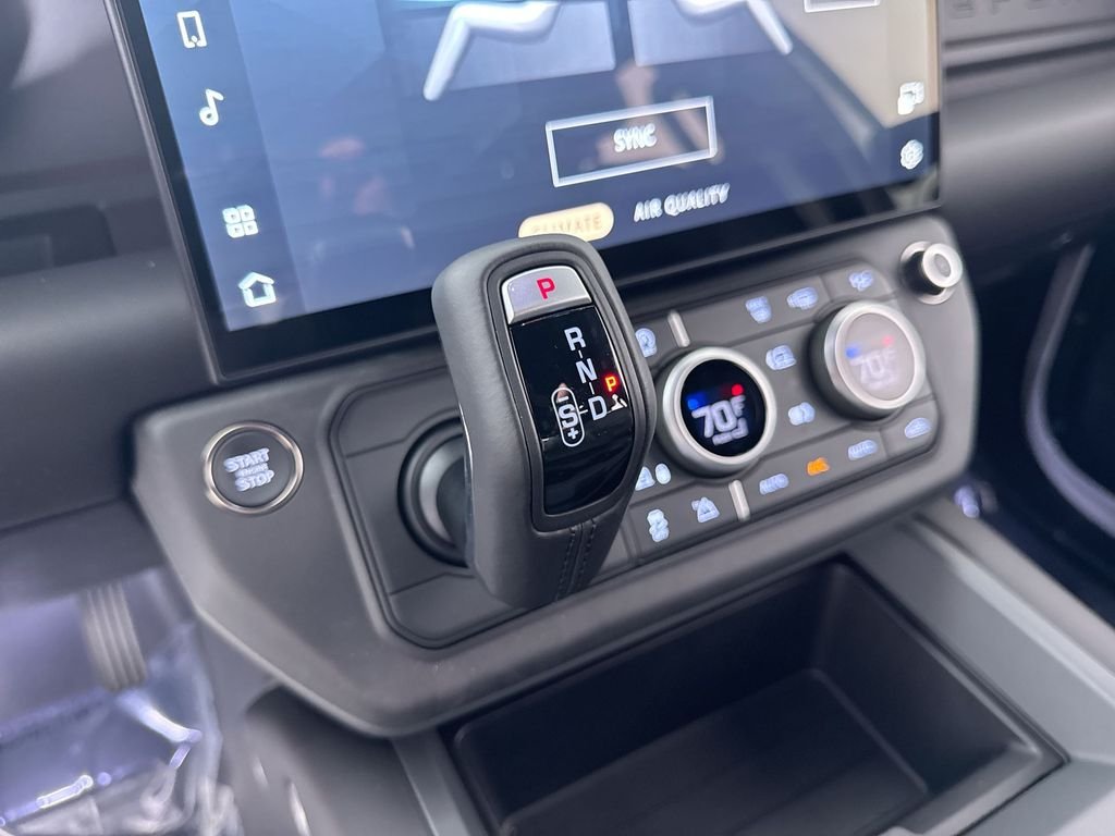 2026 Land Rover Defender X-Dynamic SE - Photo 18
