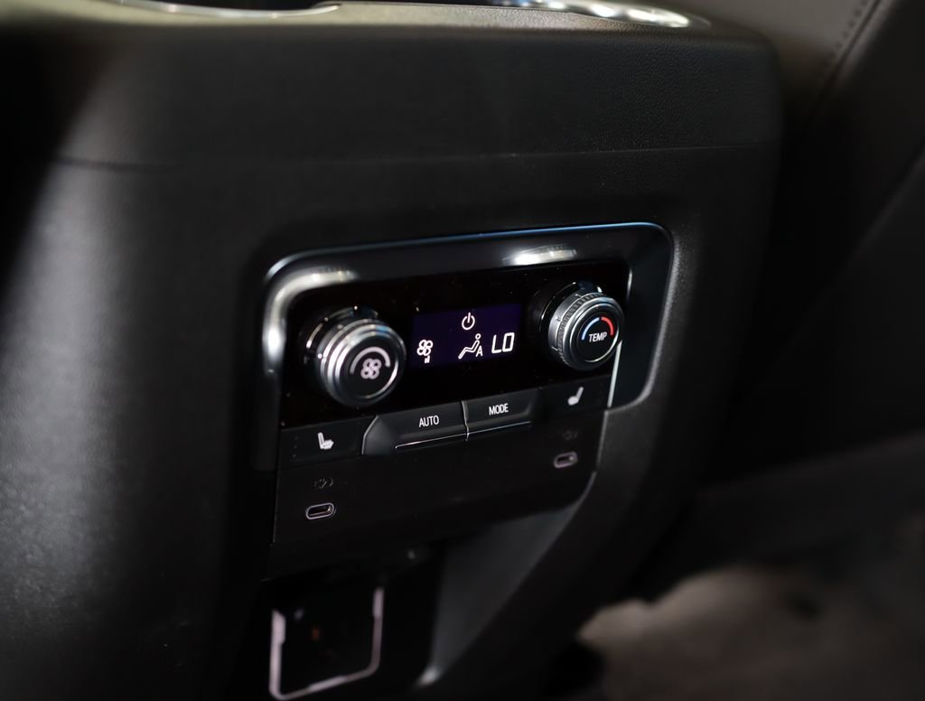 2026 GMC Yukon Denali - Photo 32