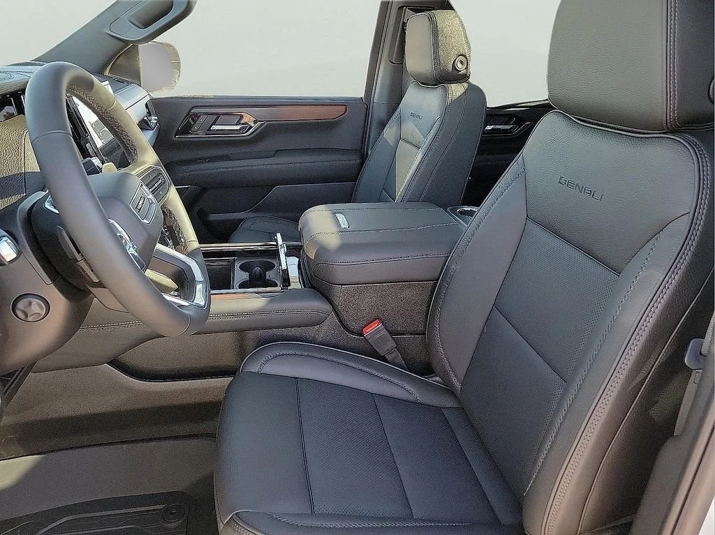 2026 GMC Yukon XL Denali - Photo 14