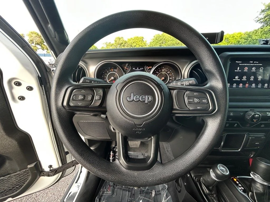 Certified Used 2022 Bright White Clearcoat Jeep Willys image 16