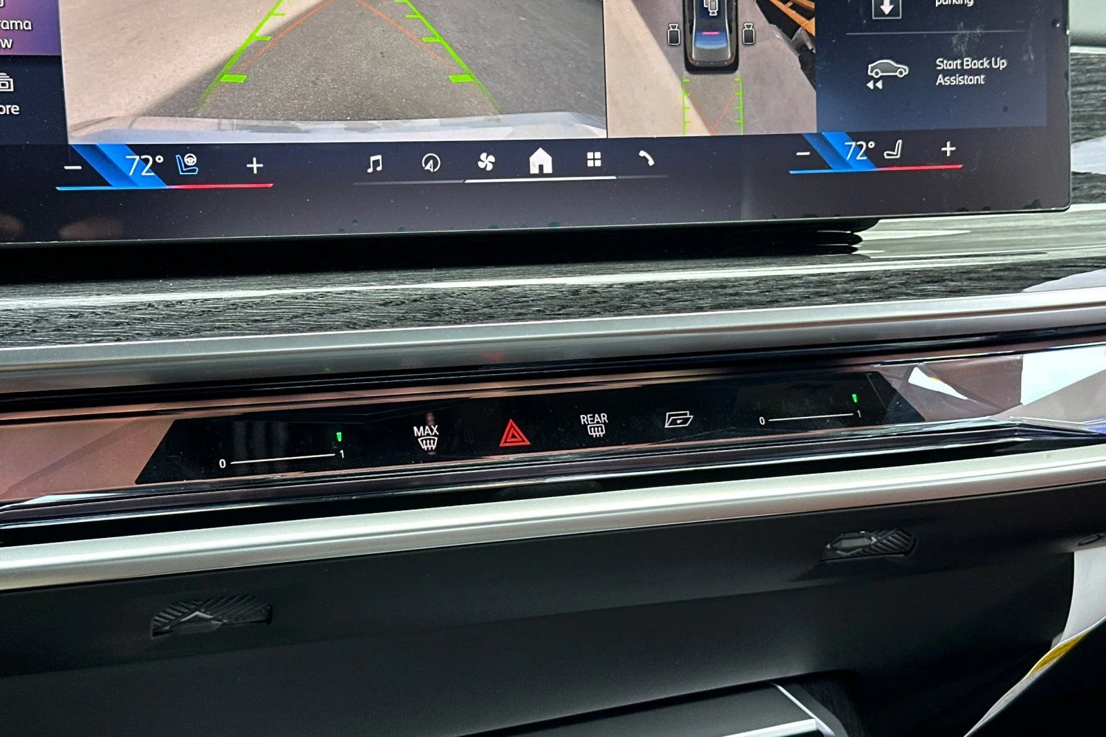 New 2026 Oxide Grey Metallic BMW 760i xDrive image 17