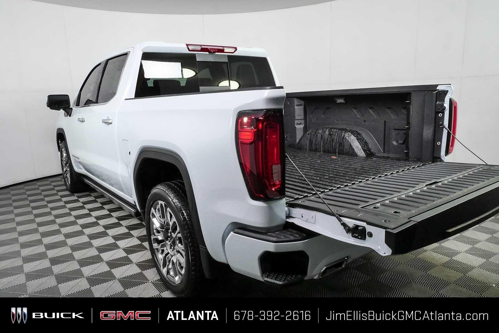 New 2026 Glacier White Tricoat GMC Denali Ultimate image 32