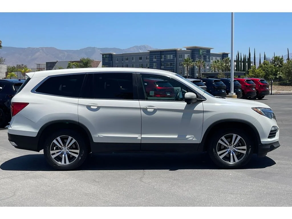Certified Used 2018 White Diamond Pearl Honda EX image 7