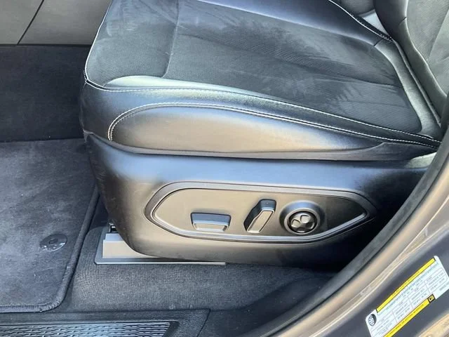 Used 2024 Gray Jeep Altitude image 16