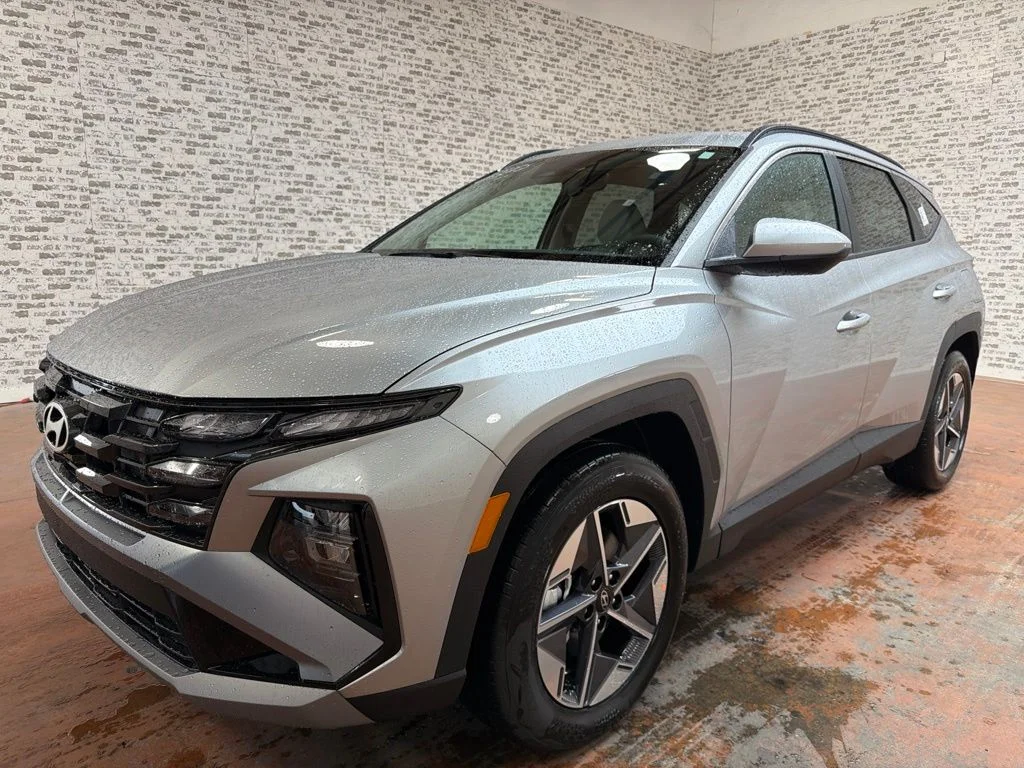 New 2026 Shimmering Silver Hyundai SEL image 3