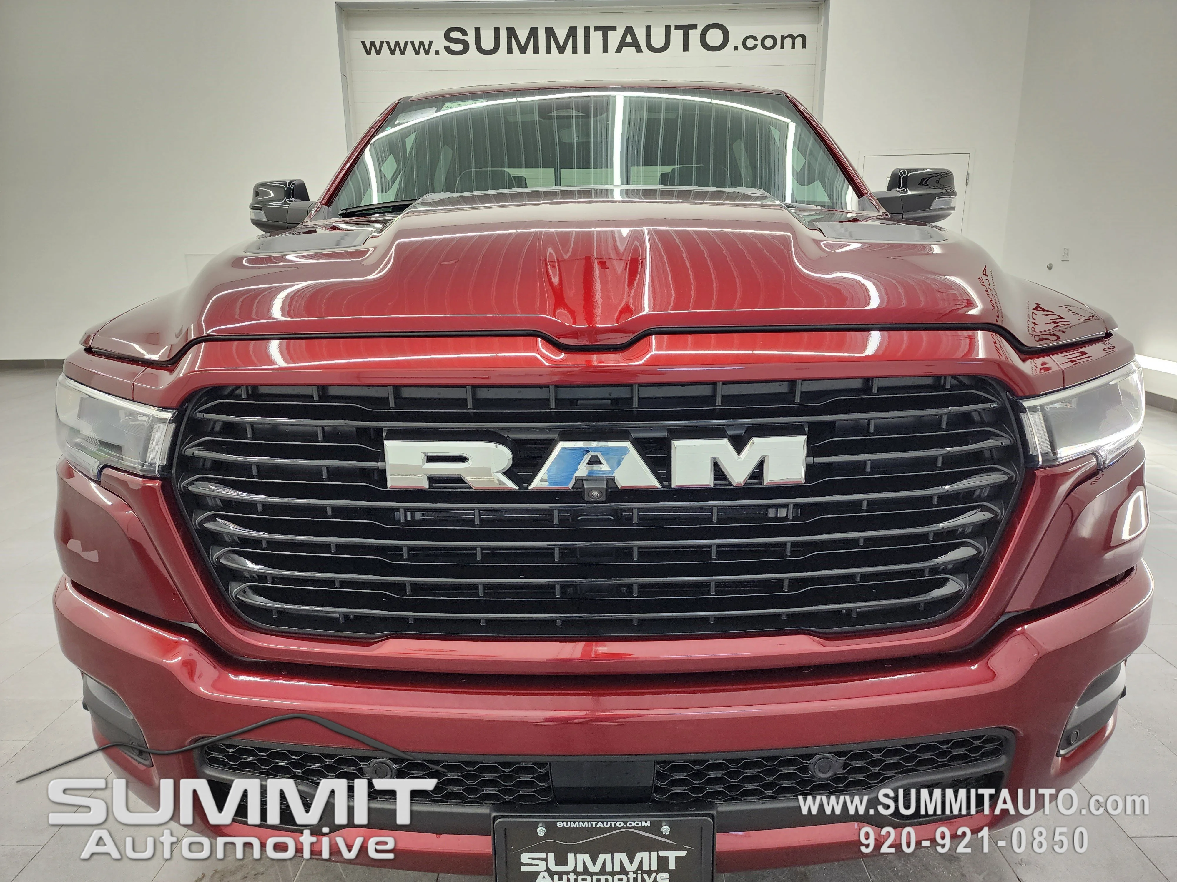New 2026 Delmonico Red Pearl-Coat Exterior Paint RAM Laramie image 25