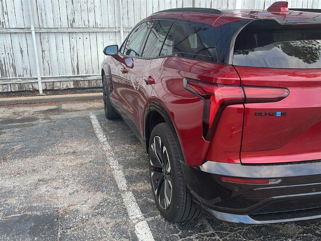 2025 Chevrolet Blazer EV photo 3 of 5
