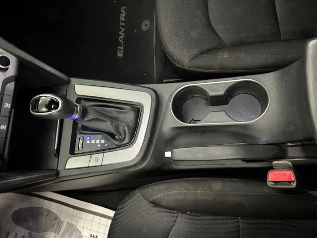 Used 2018 Silver Hyundai SEL image 23