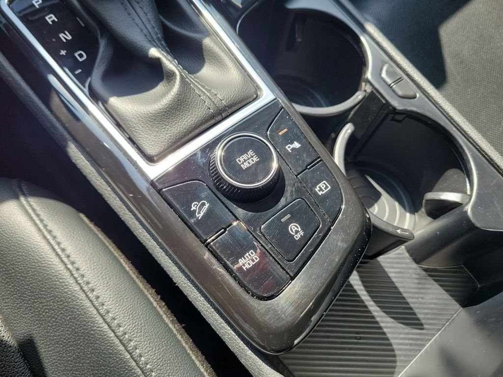 Used 2023 White Kia EX image 37