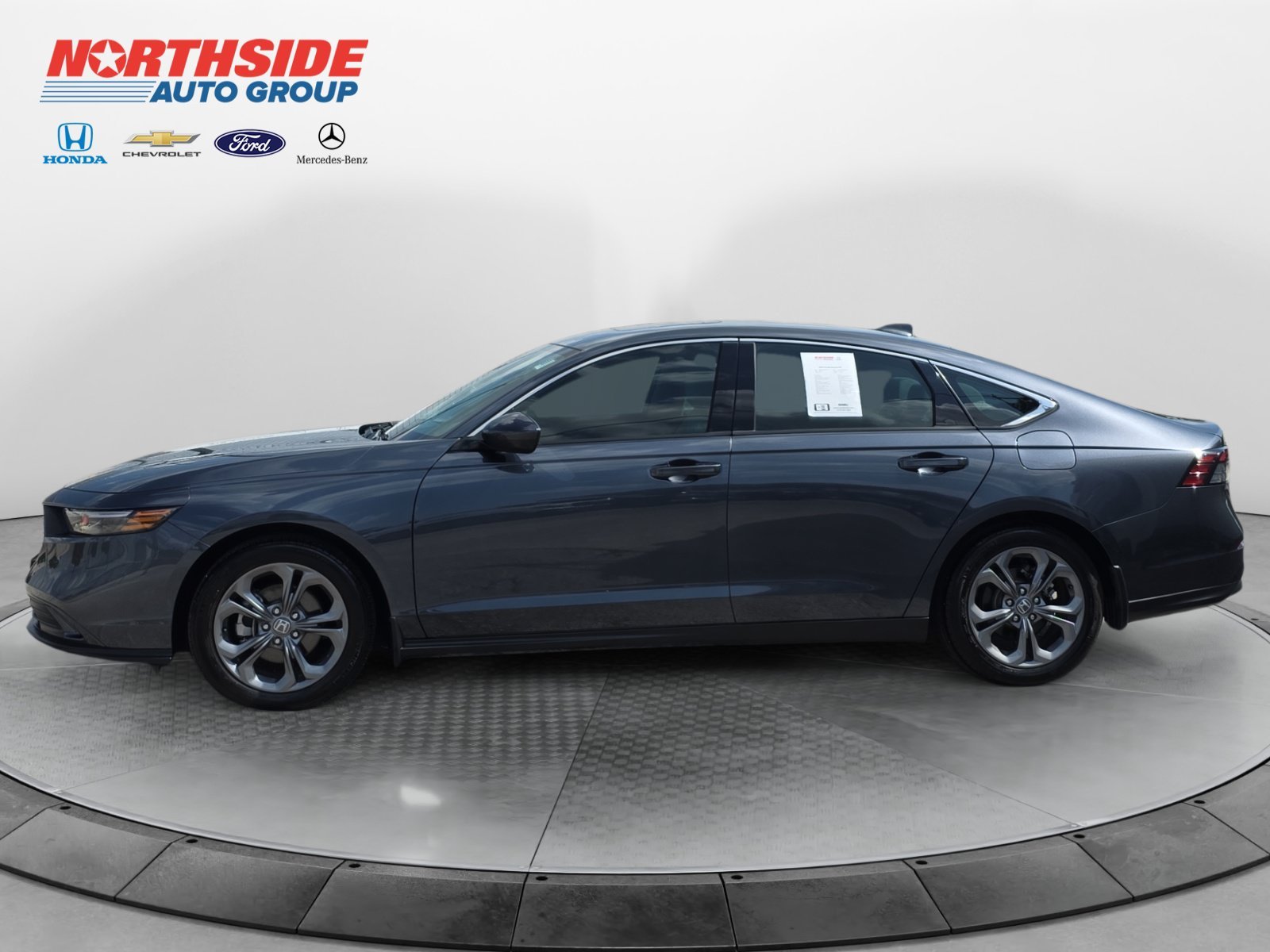 Used 2024 Meteorite Gray Metallic Honda EX image 4