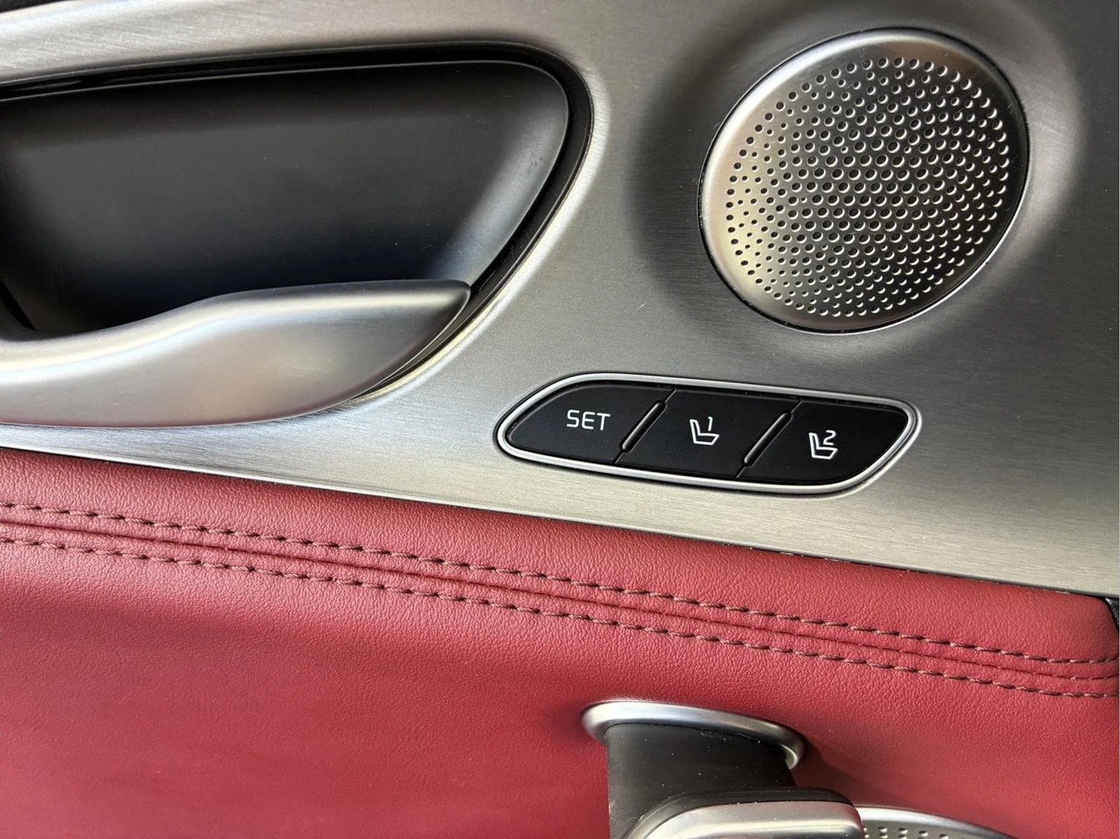 Used 2018 Snow White Pearl Kia GT2 image 32