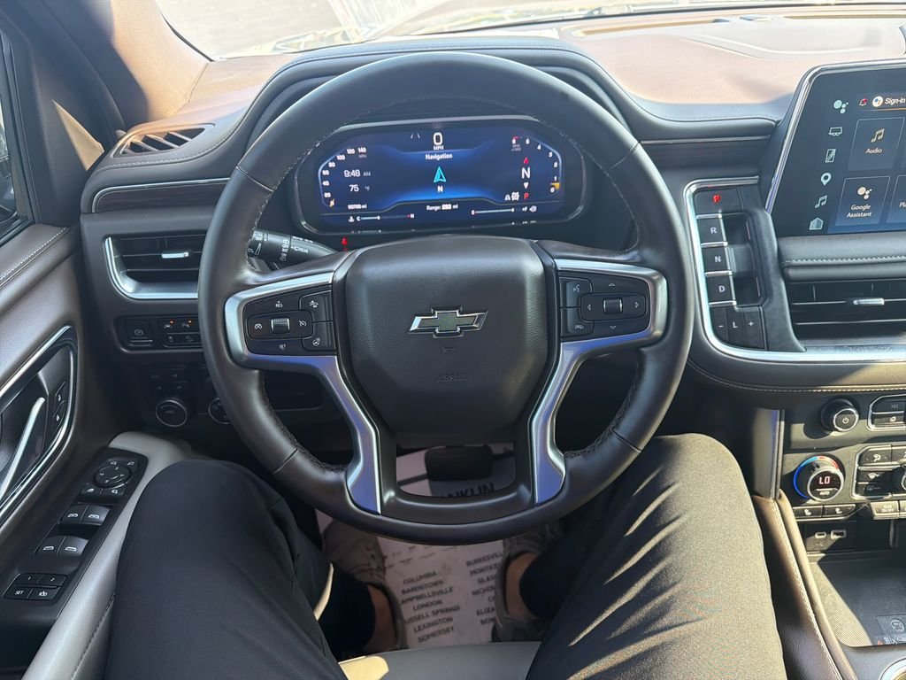 Used 2023 Gray Chevrolet Z71 image 16