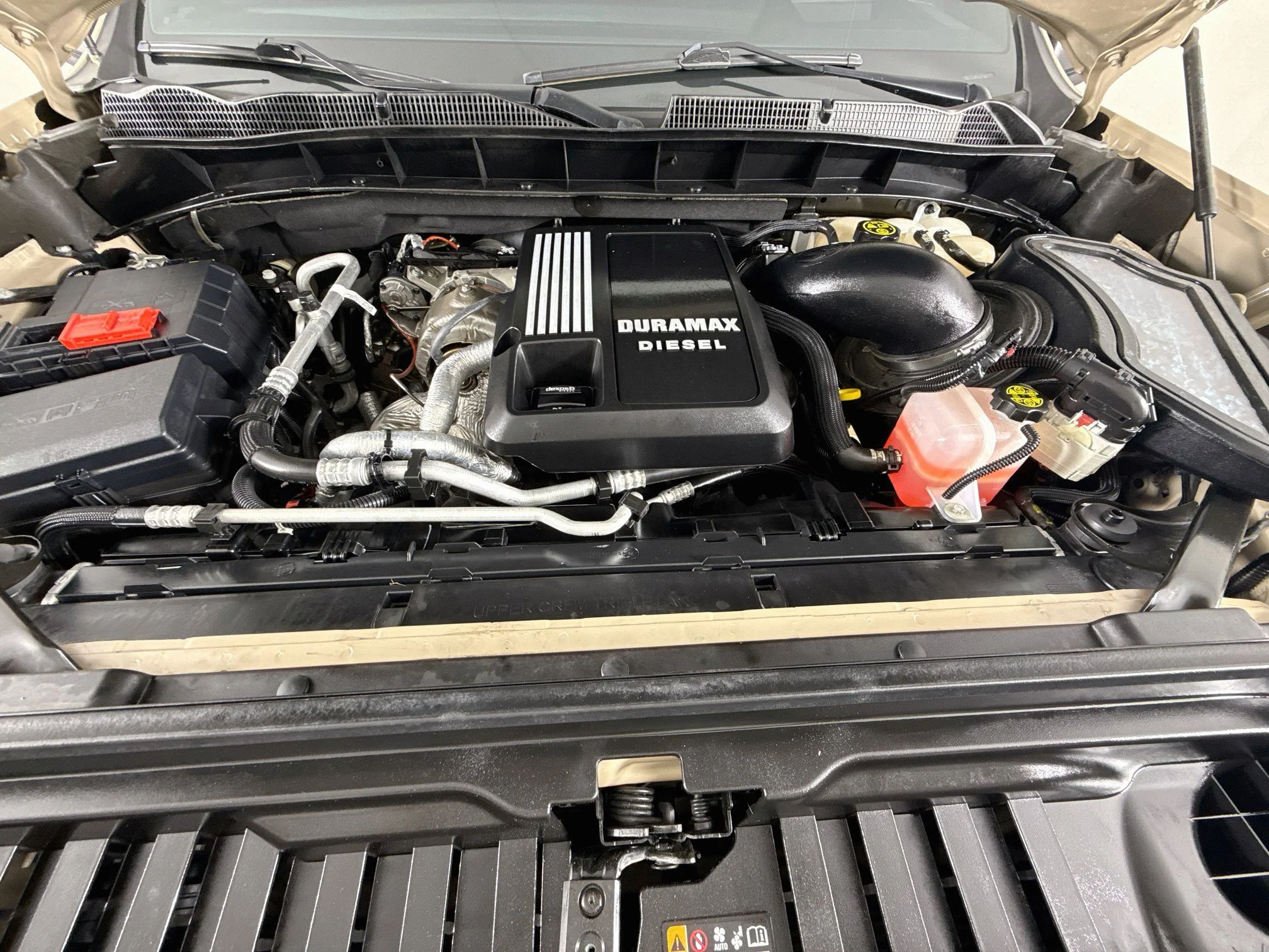 Used 2023 DESERT SAND METALLIC GMC AT4 image 31