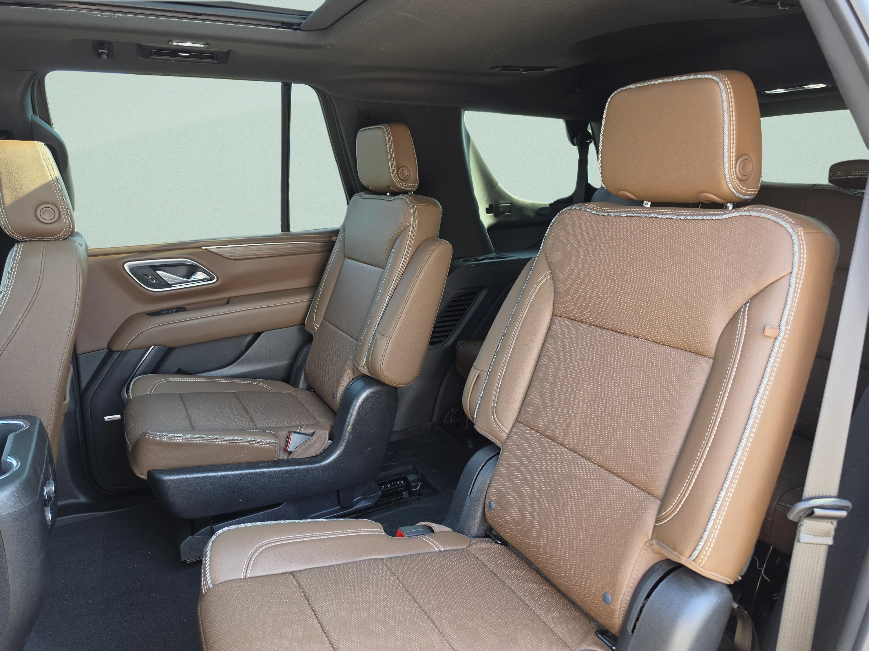 Used 2024 Sterling Gray Metallic Chevrolet High Country image 24