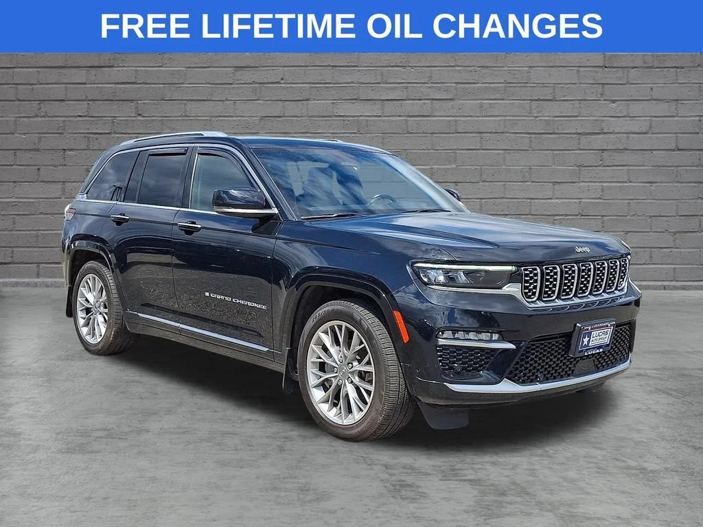 Used 2023 Diamond Black Crystal Pearlcoat Jeep Summit Reserve image 1