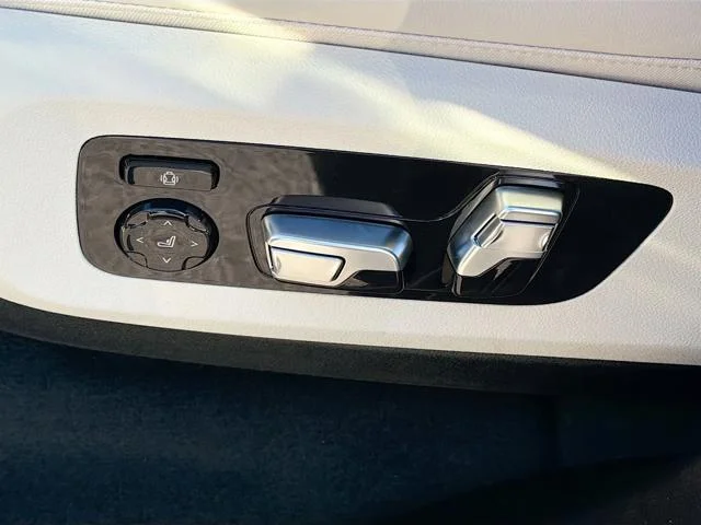New 2026 Alpine White BMW xDrive50e image 25