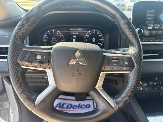 Used 2024  Mitsubishi SEL image 17