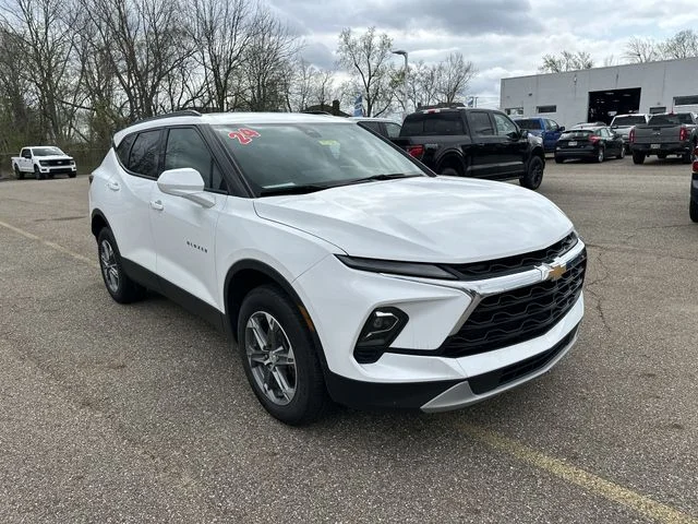 Used 2024 White Chevrolet LT image 11