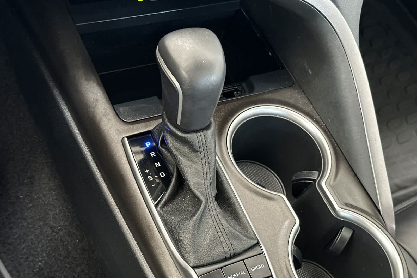 Used 2022 Wind Chill Pearl Toyota XLE image 23