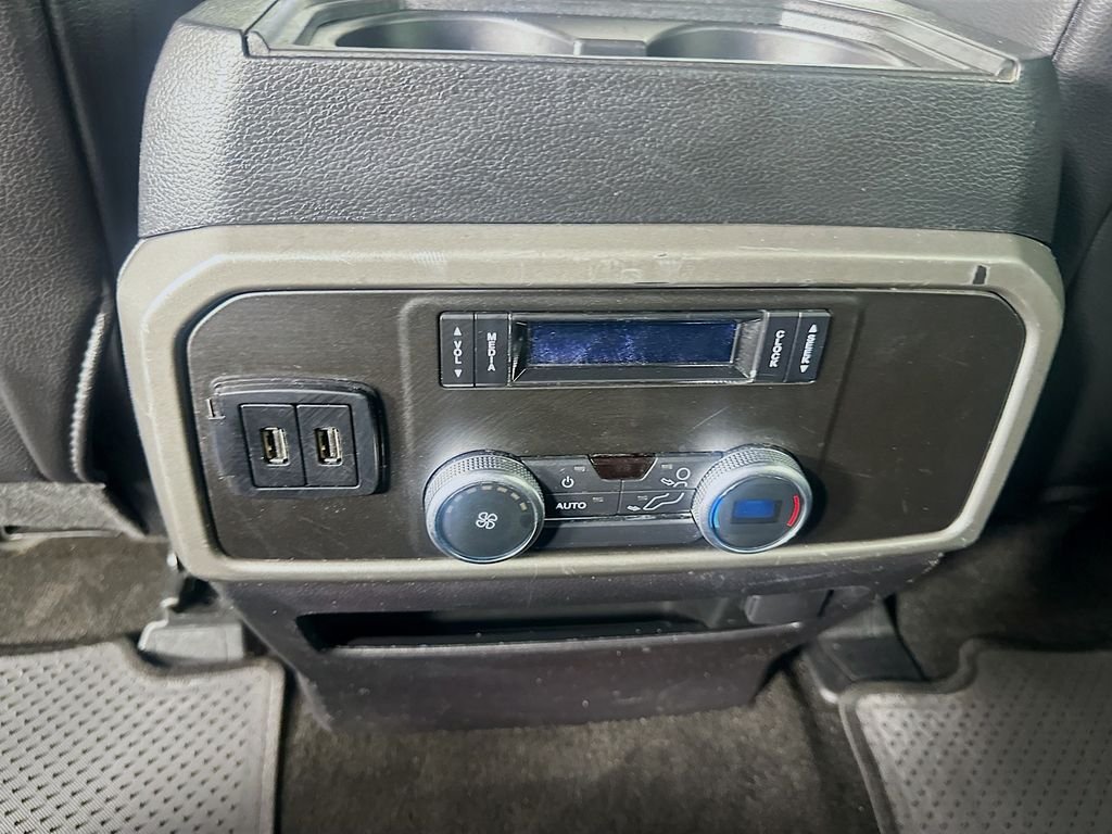 Used 2020 Black Ford XLT image 24