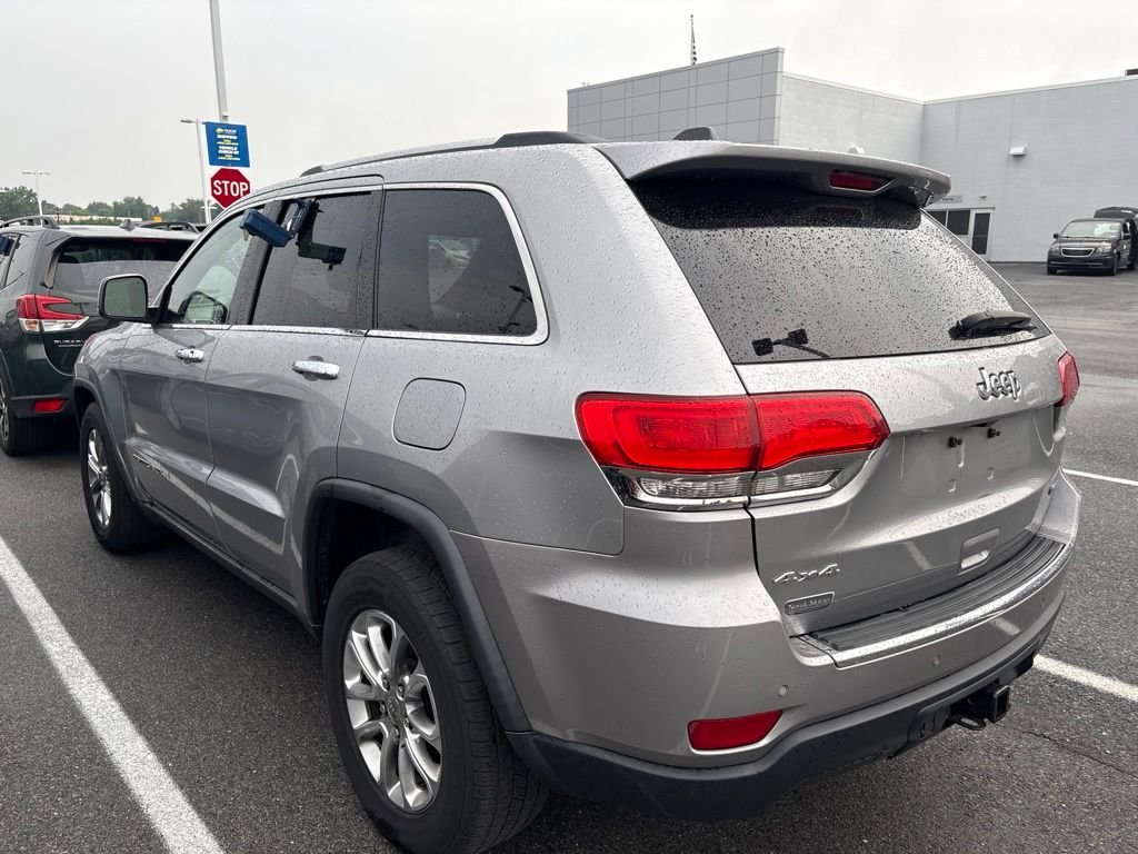 Used 2015 Silver Jeep Limited image 9