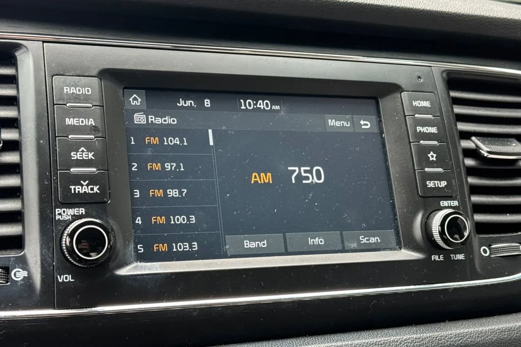 Used 2021 Pearl Kia LX image 19
