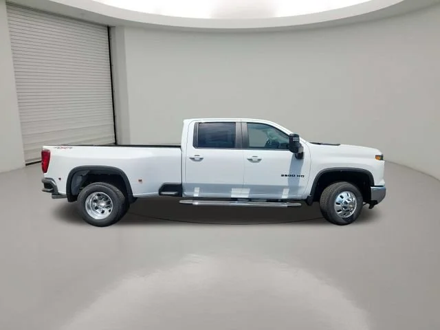 New 2026 Summit White Chevrolet LT DRW image 8