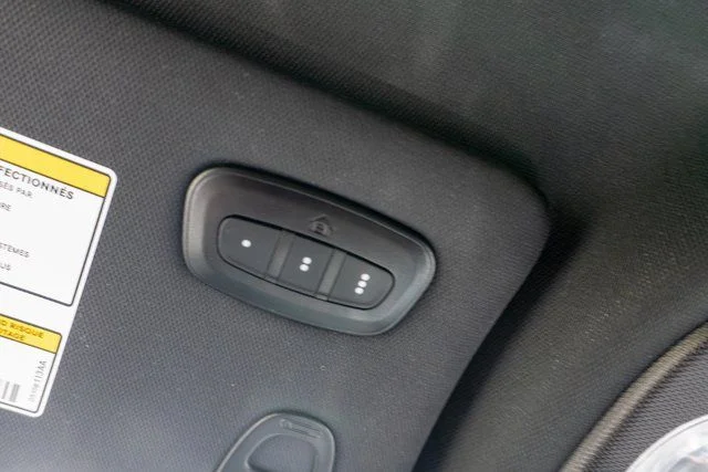 Used 2023 Silver Jeep Latitude image 33