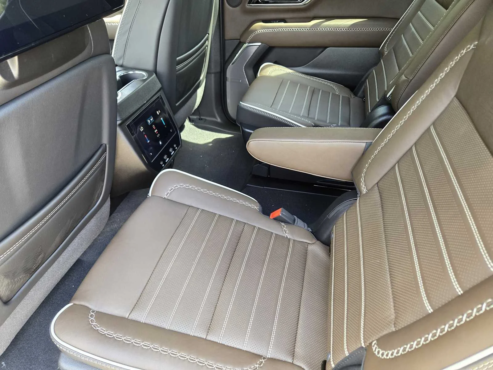 2027 GMC Yukon XL Denali Ultimate - Photo 18