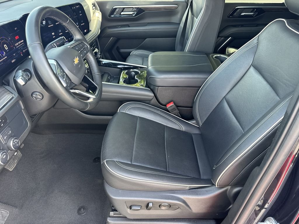 2025 Chevrolet Suburban Premier - Photo 9