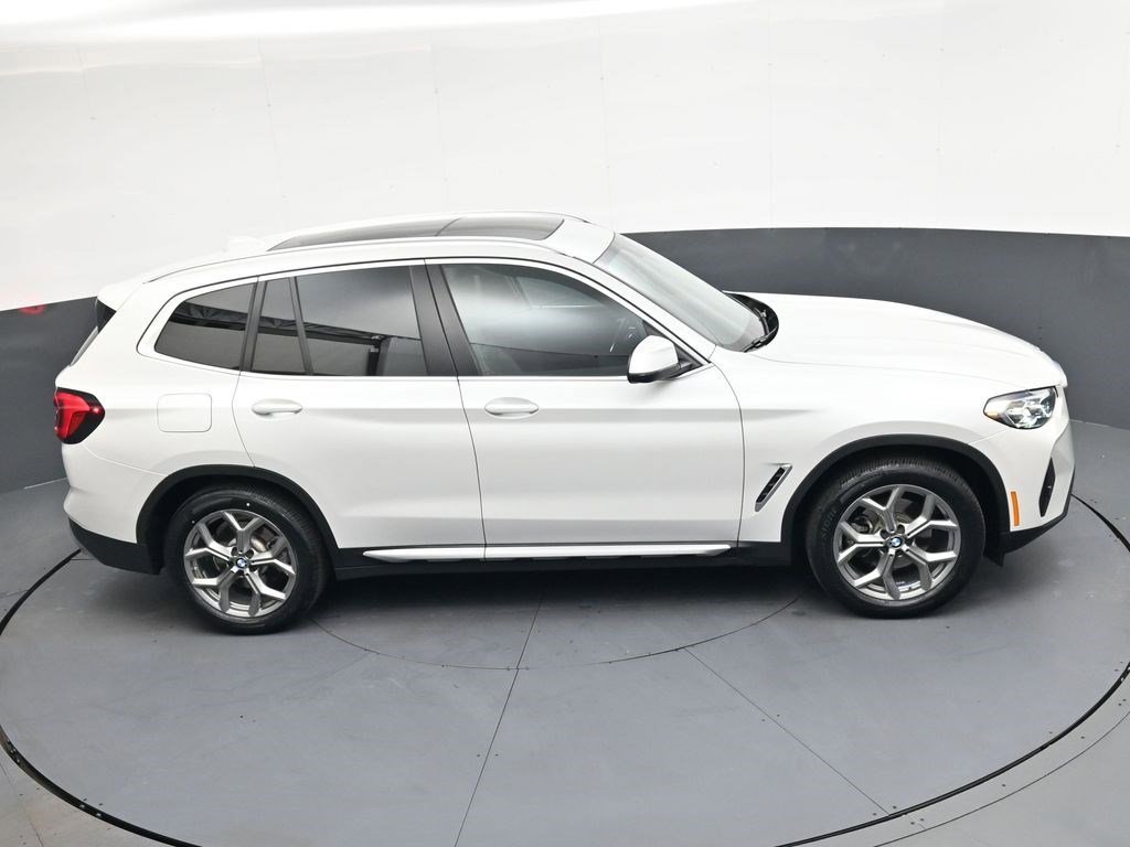 Used 2024 White Metallic BMW xDrive30i image 20