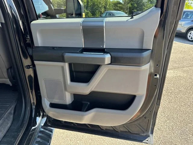 Used 2017 Black Ford XLT image 17