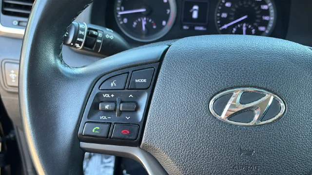 Used 2018 Black Hyundai Value image 23