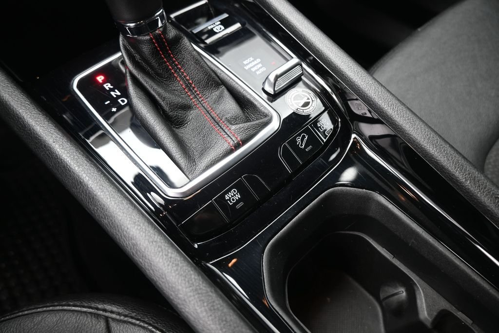 Used 2024 White Jeep Trailhawk image 31