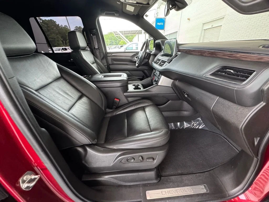 Used 2021 Red Chevrolet Z71 image 17