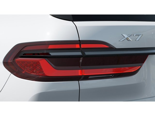 New 2027 Mineral White Metallic BMW X7 40i image 8